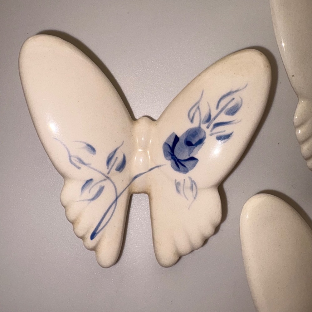 LASTING PRODUCTS Ceramic Butterflies w/Hand Painted Rose Floral Design Vintage - Picture 6 of 14